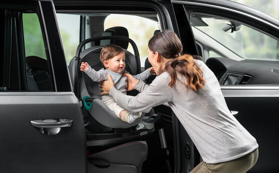 Платформа FLEX BASE iSENSE для автолюльки Britax-Romer